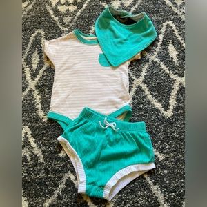 Cat & Jack peach onesie, green bloomers, reversible bid